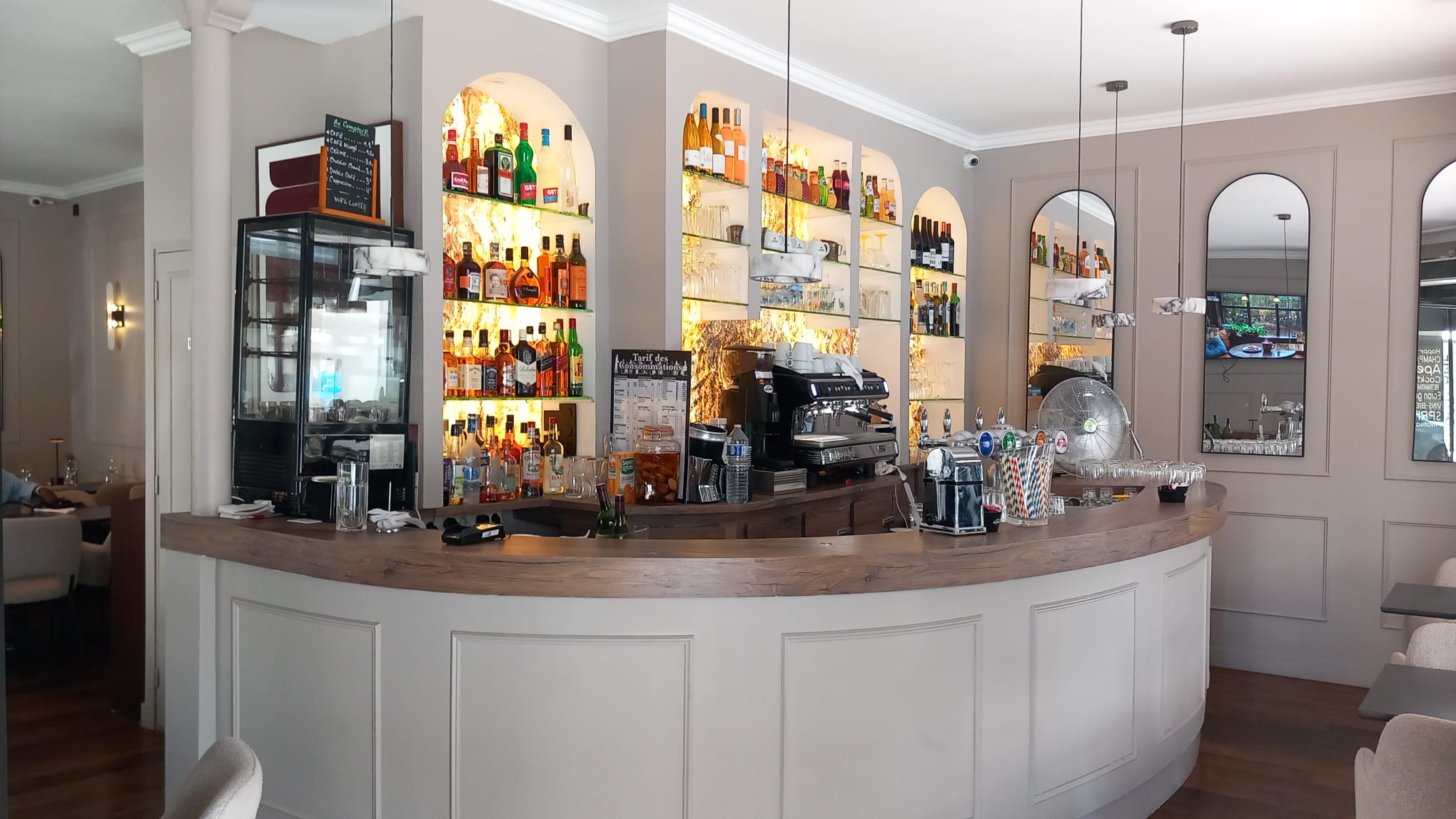 Préparation des cocktails au bar
